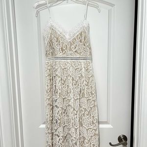 White lace detailed dress